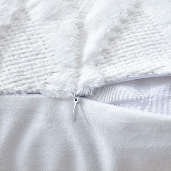White Ivory Farmhouse Pillow Cover Furry Faux Luxury Soft Warm Pillow Case Set - Picture 5 of 6